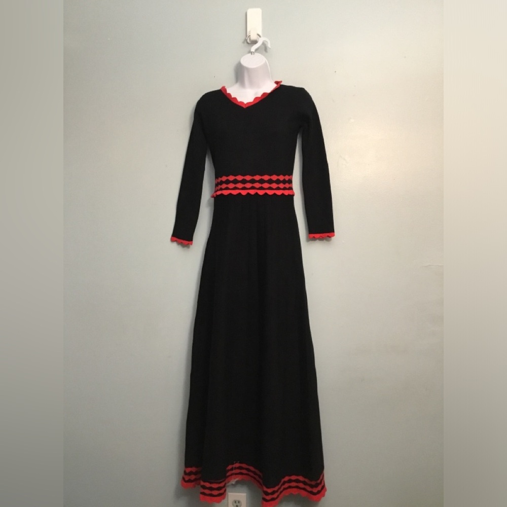 Dalia MACPHEE Chic Black and Red Long Sleeve Dress